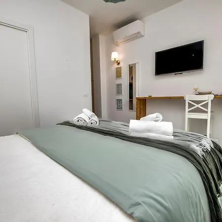 Amoneglia, 2 Minutes Walk To The Beach, Pvt Park 3*