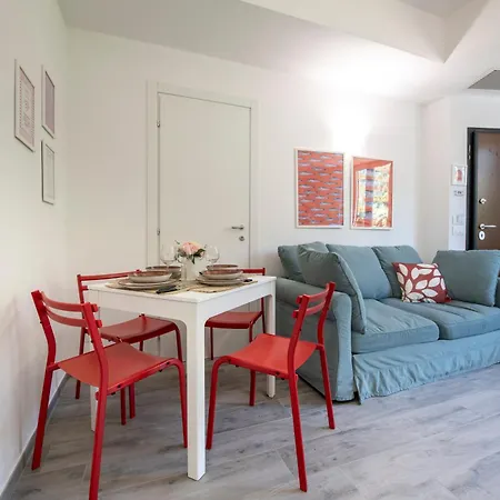 Amoneglia, 2 Minutes Walk To The Beach, Pvt Park 招待所 3*