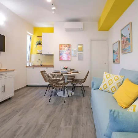 Amoneglia, 2 Minutes Walk To The Beach, Pvt Park Pensión 3*