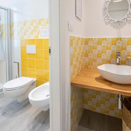 Amoneglia, 2 Minutes Walk To The Beach, Pvt Park 招待所 3*