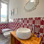 Amoneglia, 2 Minutes Walk To The Beach, Pvt Park Maison d'hôtes