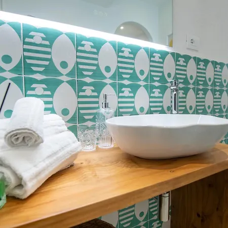 Amoneglia, 2 Minutes Walk To The Beach, Pvt Park 3* Moneglia