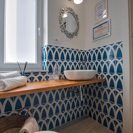 Amoneglia, 2 Minutes Walk To The Beach, Pvt Park Guest house