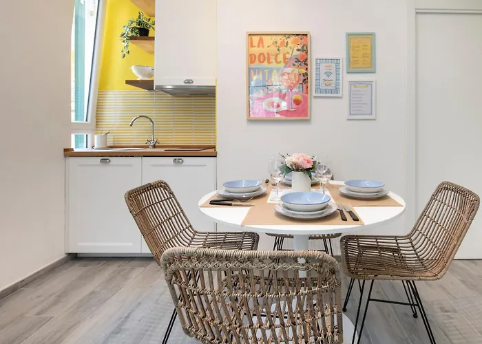 Amoneglia, 2 Minutes Walk To The Beach, Pvt Park Moneglia
